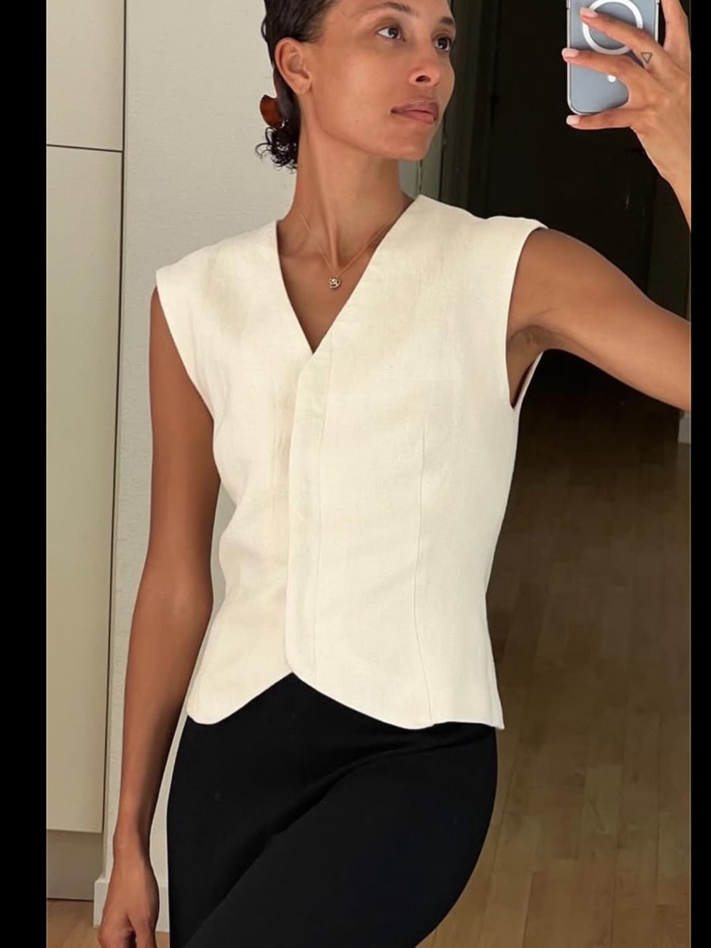 St. Agni Linen Vest - Picture 2 of 6
